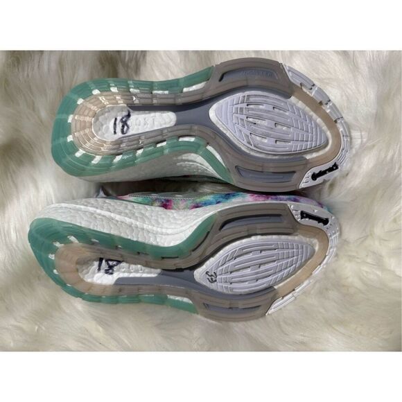 Adidas NWT women ultra boost 21 tie dye running shoes 8 1/2 - Picture 6 of 8